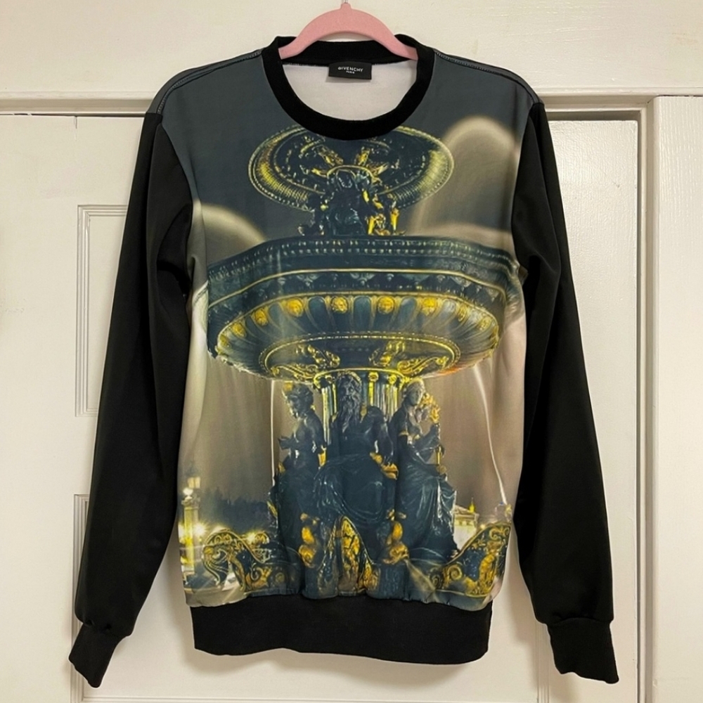 EUC Givenchy Graphic Sweater Roman God Prints In Black